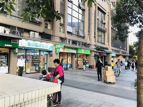 【8图】怡安路大型社区 临街马路面轻餐饮好位！中海名都旁 出租转让广州海珠滨江中怡安路商铺商铺租售生意转让出租 广州58同城