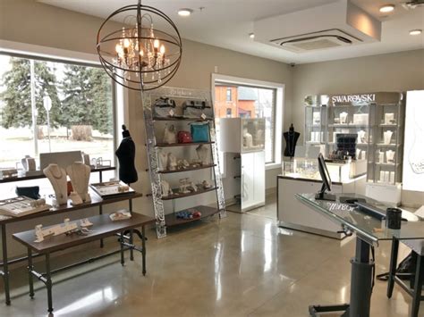 +60 085 32 15 91. Jewelry boutique opens at the Inn on Water Street in ...