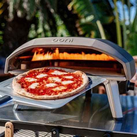 Ooni Koda 16 Portable Outdoor Pizza Oven Bakes In Only 60 Seconds