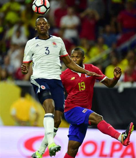 Yerry mina, defensa colombiano del barcelona, es uno de los cinco jugadores elegidos por la fifa entre un total de 736 futbolistas que han participado en el pasado mundial de rusia 2018. Número de Yerry Mina en el Barcelona