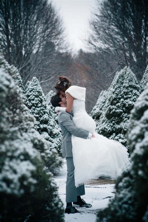 Pin By Ryan Moore On Photographers And Videographers Winter Wedding Photos Snow Wedding Winter