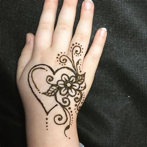 Easy Henna For Kids 15 Simple Mehndi Designs For Kids Life Style Of