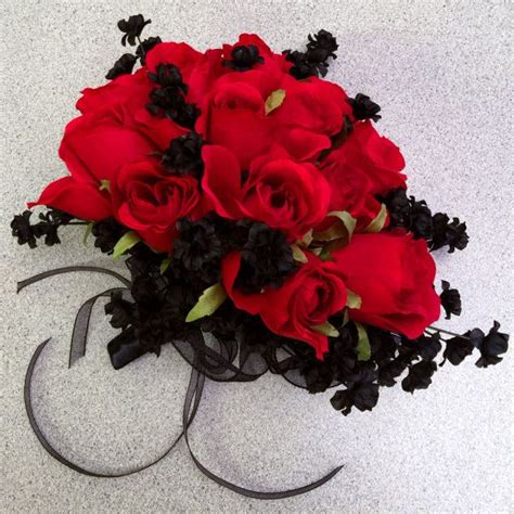 Red and black roses, for instance, give a gothic and romantic vibe. Learn How To Make Gorgeous Gothic Wedding Bouquets [Guest ...