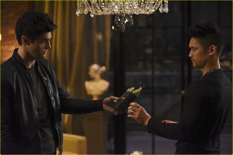 Shadowhunters Showrunner Responds To Controversial Malec Consent