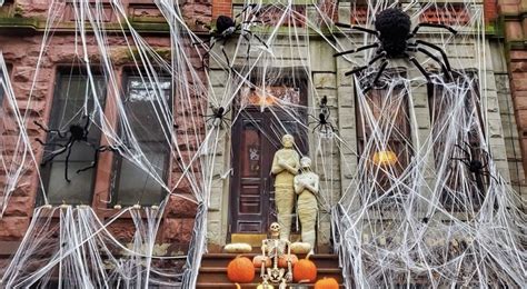 10 Best Nyc Neighborhoods For Halloween Decorations Secret Nyc