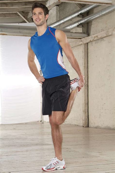 Wo liegt die beinstrecker muskulatur? Dehnen: Das richtige Stretching - Bilder - FIT FOR FUN