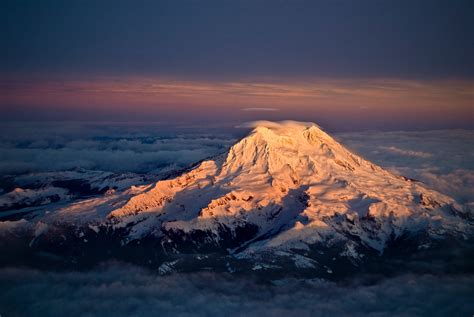 Picture Of The Day Mt Rainier From Above At Sunset Twistedsifter