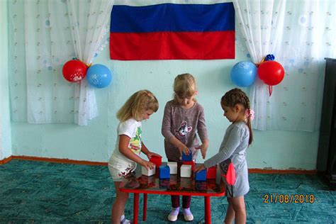 — ах, как не хочется в такой праздничный день быть такой замусоренной. День рождения российского флага в детском саду посёлка ...