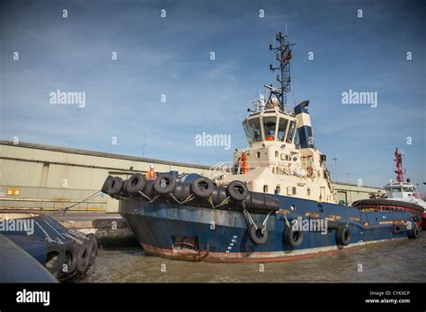 Boat Tied Stock Photos & Boat Tied Stock Images - Alamy