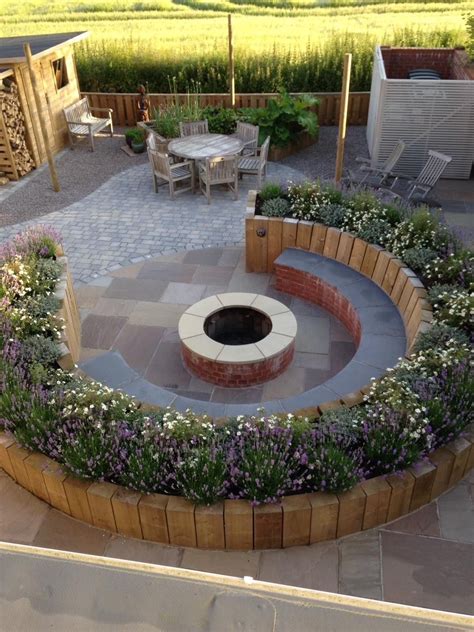 Warm up with these fire pit ideas from the simple diy solutions to custom built fire pit entertainment areas in your backyard. Pin by diagonalestudio on Pergola Ideas | Garden fire pit ...