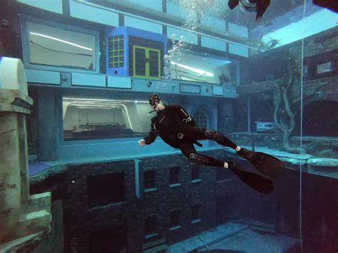 Photos Dubai Unveils The Worlds Deepest Swimming Pool Which Features A Sunken City Rojakdaily