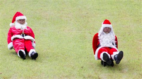 Santas Holding A Meeting In Amakusa Glico Global Official Site