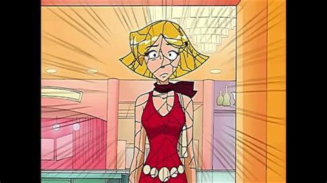 Totally Spies Clover Transforms Into Statue Youtube