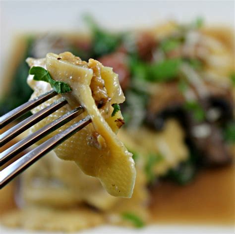 In italy they are served separately. Chicken Marsala Ravioli with Spinach and Mushrooms | I Can ...