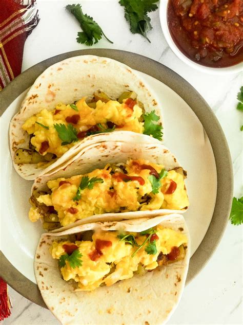 Quick And Easy Breakfast Tacos With Potatoes Eggs And Cheese Gitta S Kitchen
