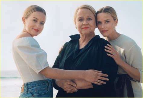 Reese Witherspoon Covers Vogue Poses With Her Mom Betty And Daughter