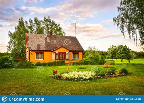 Beautiful Traditional Yellow House Stock Image Image Of Exterior