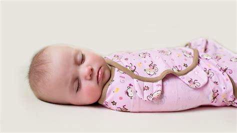The Top 7 Best Swaddle Blankets To Help Baby Sleep Tonight
