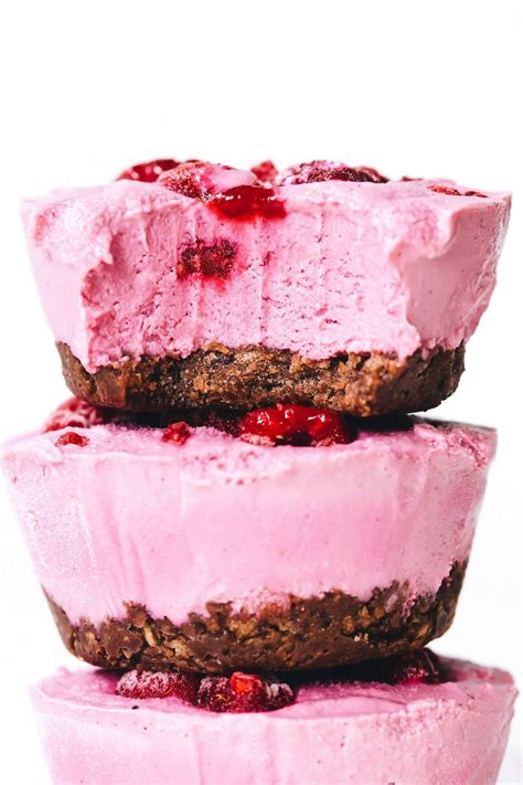 Remove and place on a serving plate, then top with the remaining raspberries and drizzle over the maple syrup. No-Bake Chocolate Raspberry Cheesecakes | Recipe ...