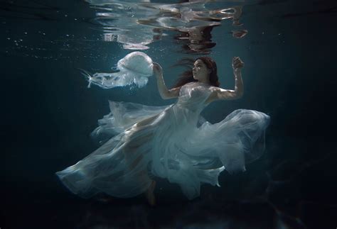 Underwater Null Surrealist Photographers Underwater Photography