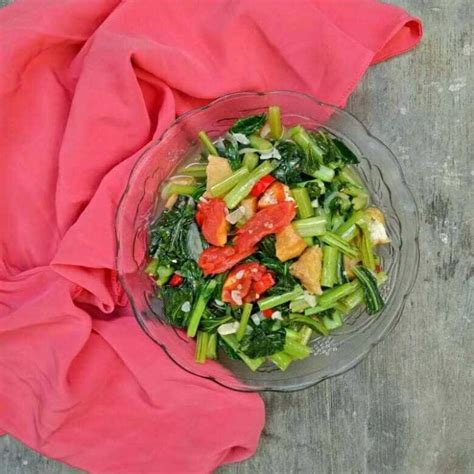 Perbedaan warna pada buah dan sayur ini ternyata, juga mengandung manfaat yang berbeda untuk tubuh, sebelum membahas tentang resep masakan sayuran sawi hijau, terlebih dahulu kita akan membahas tentang manfaat sayuran hijau. Resep Sayur Bening Sawi Hijau Tahu - Resep Resep Sayur ...