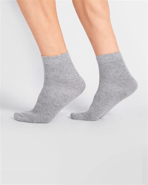 Buy Men S Solid Grey Ankle Length Socks Online In India At Bewakoof