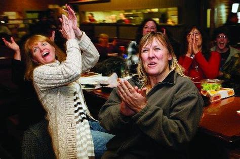 Santa Cruz Fans Gather At Pizza Parlor To Cheer On ‘idol Contestant James Durbin The Mercury News