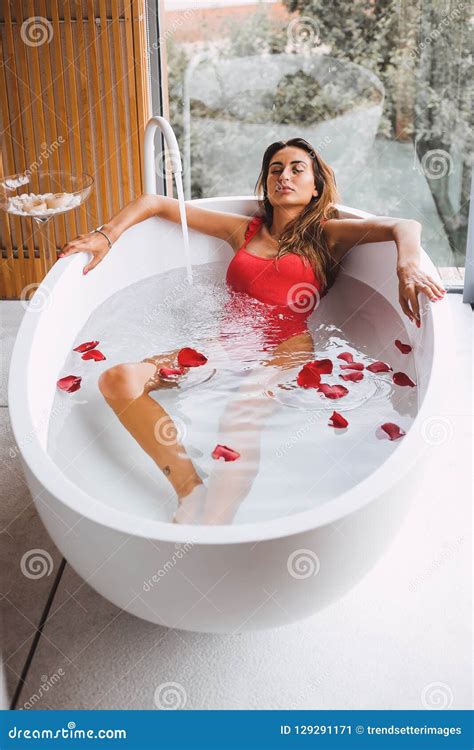 Hot Girl In Bath Tub
