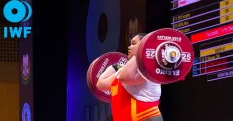 Happened in li wenwen is a chinese weightlifter Li Wenwen Sets Two World Records At Weightlifting World ...