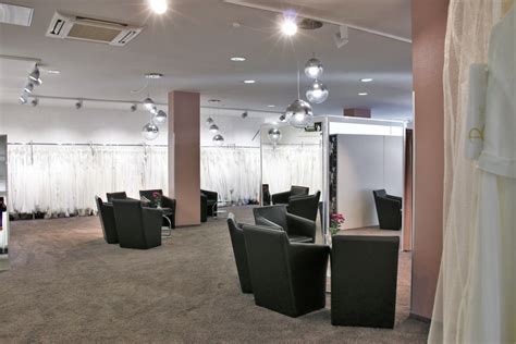 Contribute to gaolin/brautkleider development by creating an account on github. Ladengeschäft & Sortiment | Die Brautboutique in Neumünster