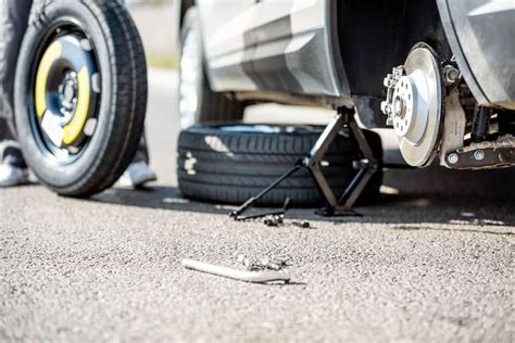 8 Steps How To Change A Flat Tire Motor Hills
