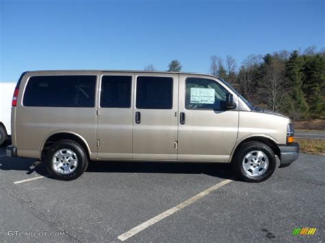 2013 Sandstone Metallic Chevrolet Express Lt 1500 Awd Passenger Van