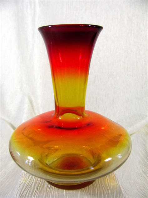 Beautiful Vintage Hand Blown Blenko Amberina Glass 6 3 4 Vase With Ground Pontil Discount
