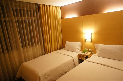 St Giles Makati Hotel Philippines Tarifs 2021 Mis à Jour 13 Avis Et 298 Photos Tripadvisor