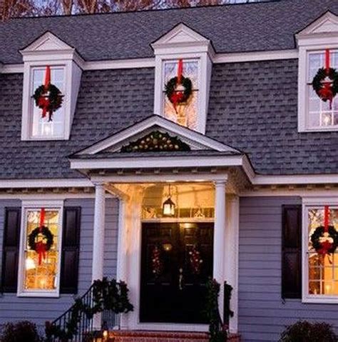 20 Decorating Windows With Wreaths