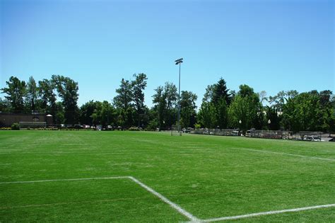 The tru mark soccer field layout tool is designed for soccer organizations and field striping personnel needing a simple yet accurate tool to help in laying out and striping their sports fields. File:Willamette University soccer field.JPG - Wikimedia ...