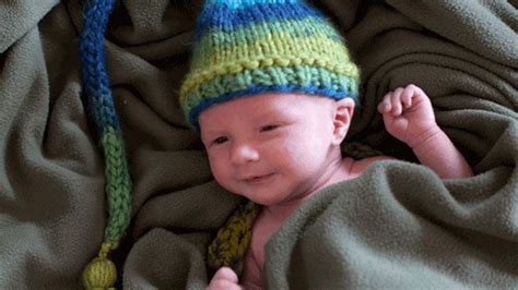 Send new baby gifts usa: Animated GIFs of Newborn Photo Shoot Outtakes