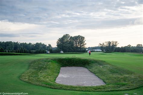Two incredibly important features in a top golf course. Arcadia Bluffs Golf - The South Course | Quintessential Golf