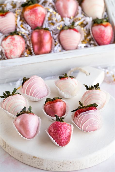 16 Fancy Chocolate Covered Valentines Treats
