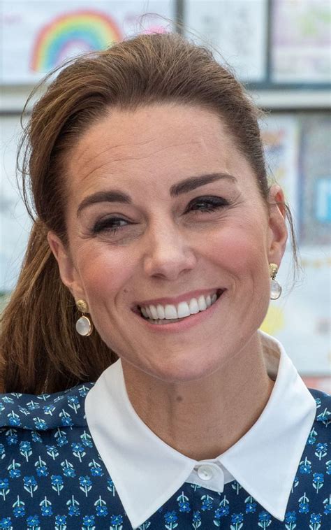 Kate Middleton Embarrassment Duchess Sees Other Top Royal Snatch Top