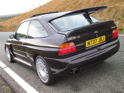 Leave us your request for the purchase, we will select for you a car in the united kingdom or the united states is in excellent condition and with a good story. Concours Escort RS Cosworth Lux | CK Classic Cars