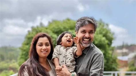 Shreya Ghoshal Shares Pics With Husband Son On His First Birthday