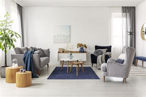 Salon gris : quelle couleur de rideaux choisir pour votre déco