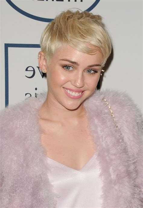 Maybe you would like to learn more about one of these? Pixie Hairstyles For Heart Shaped Face ... | Oval face ...