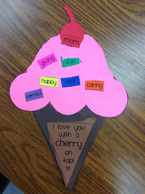 You'll find simple and easy craft ideas for toddlers and preschoolers to create. Kindergarten Smiles: Mother's Day Crafts