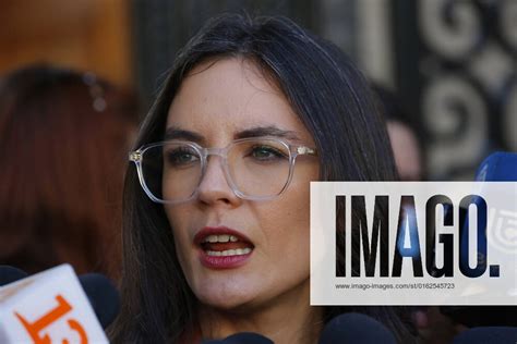 Santiago 8 Julio 2022 La Ministra Vocera De Gobierno Camila Vallejo Recibe Una Visita De Ninos