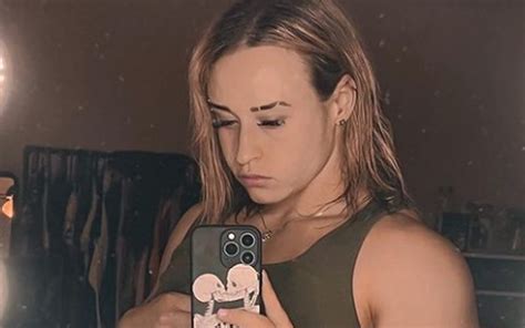 jordynne grace shows off her abs in underwear photo drop