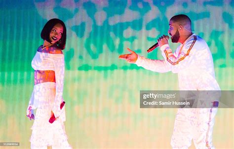 Rihanna Perform With Drake At The Brit Awards 2016 At The O2 Arena On