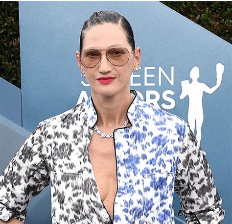 Can Anyone Identify These Sunglasses Jenna Lyons Wore To The 2020 Sag