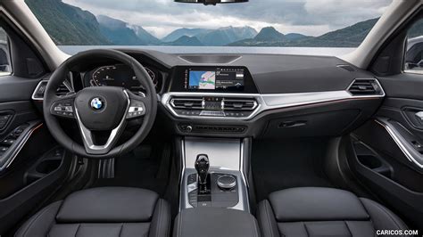 And yet they are so similar in a lot of aspects. 2019 BMW 3 Series - Interior, Cockpit | HD Wallpaper #76